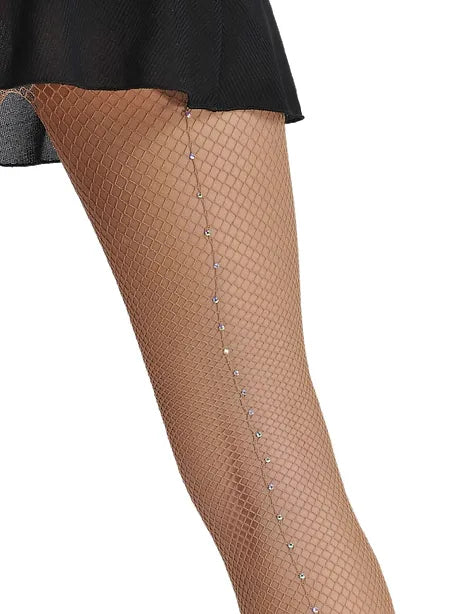 Professionele fishnet panty met strass langs de naad voor een elegante uitstraling en extra comfort.