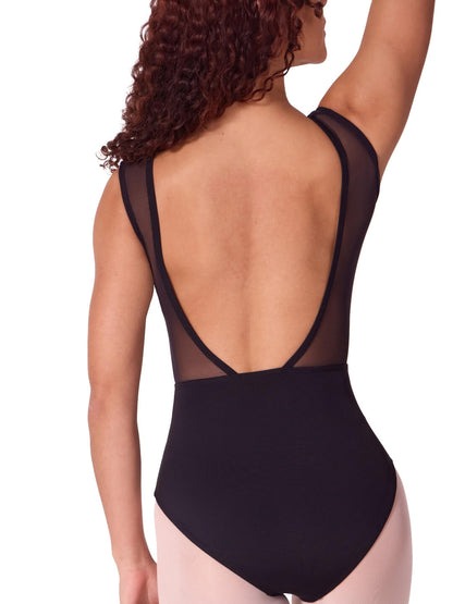 Maillot asimétrico con cuello barco, elegancia suave