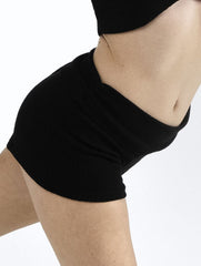 SHORT ADERENTE  CON FASCIA AMPIA IN VITA