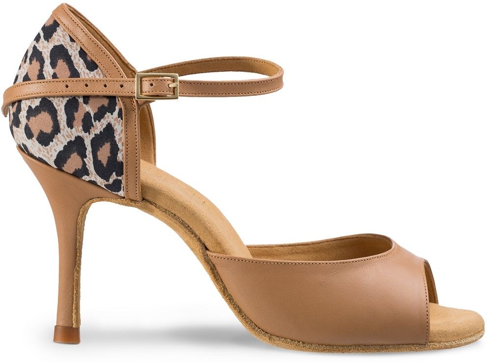 Elegant Rummos Gabi dance shoe featuring a leopard print and handcrafted design, perfect for Latin dancing.