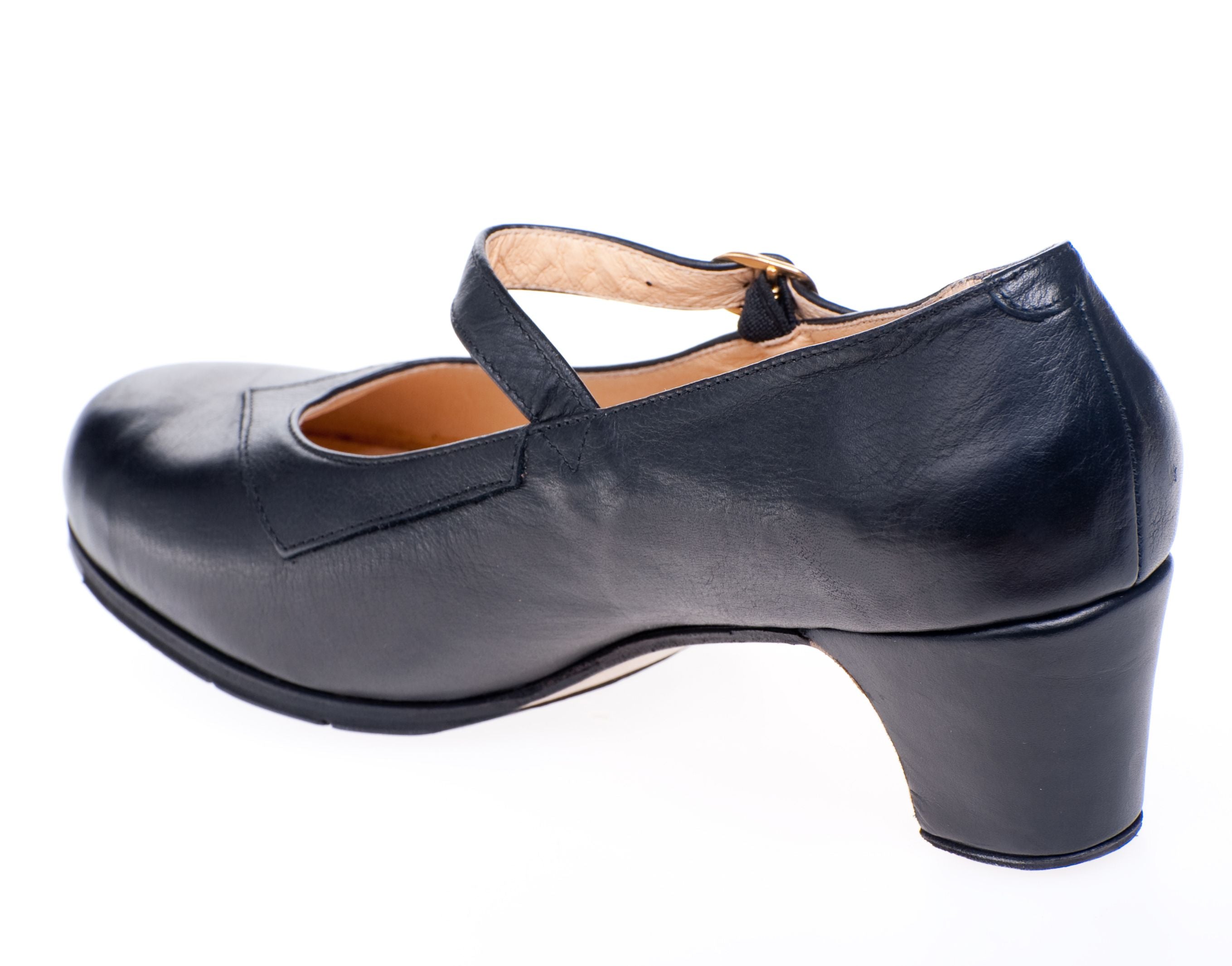 Rummos Flamenco R051 black dance shoe, designed for comfort and style, perfect for Flamenco dancers of all levels.