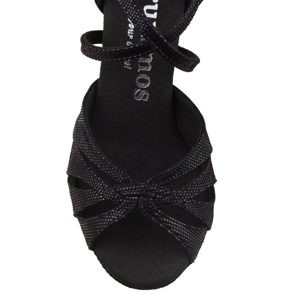 Rummos R520 black dance shoes with ergonomic design and stylish straps for optimal comfort and support. Perfect for Latin dances.