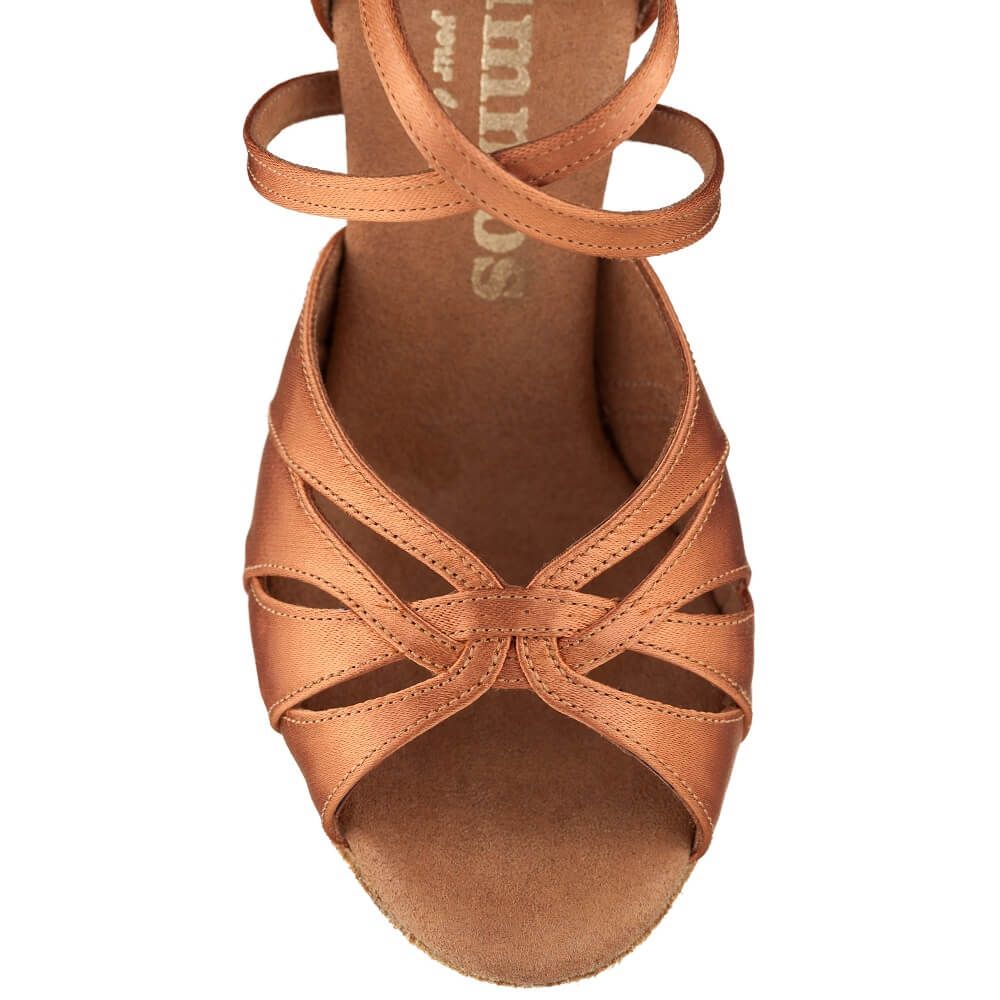 Stunning Rummos R520 dance shoe design with ergonomic straps and soft leather for ultimate comfort and style.