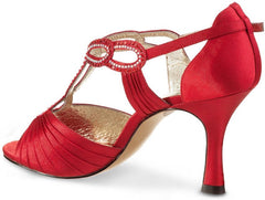 Elegante handgemaakte red satin sandalen met kristallen versieringen, ideaal voor dansen en speciale gelegenheden.