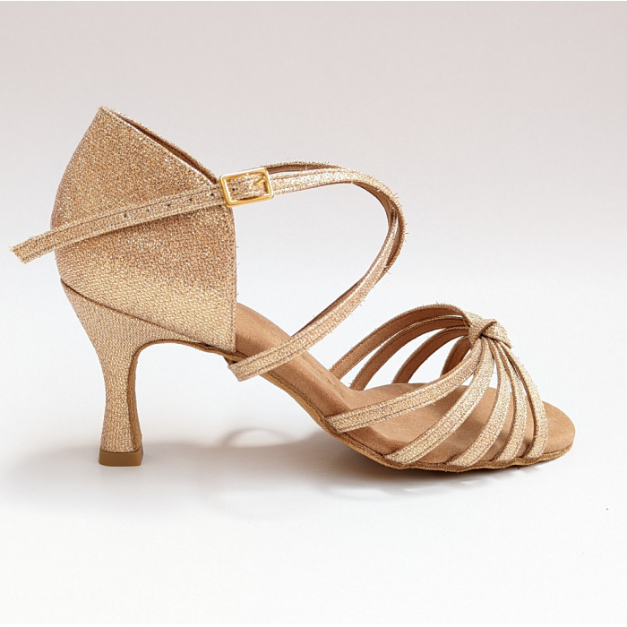 Elegant gold satin dance shoe with cross straps and 6 cm heel, ideal for Latin dancing, showcasing Rummos craftsmanship.