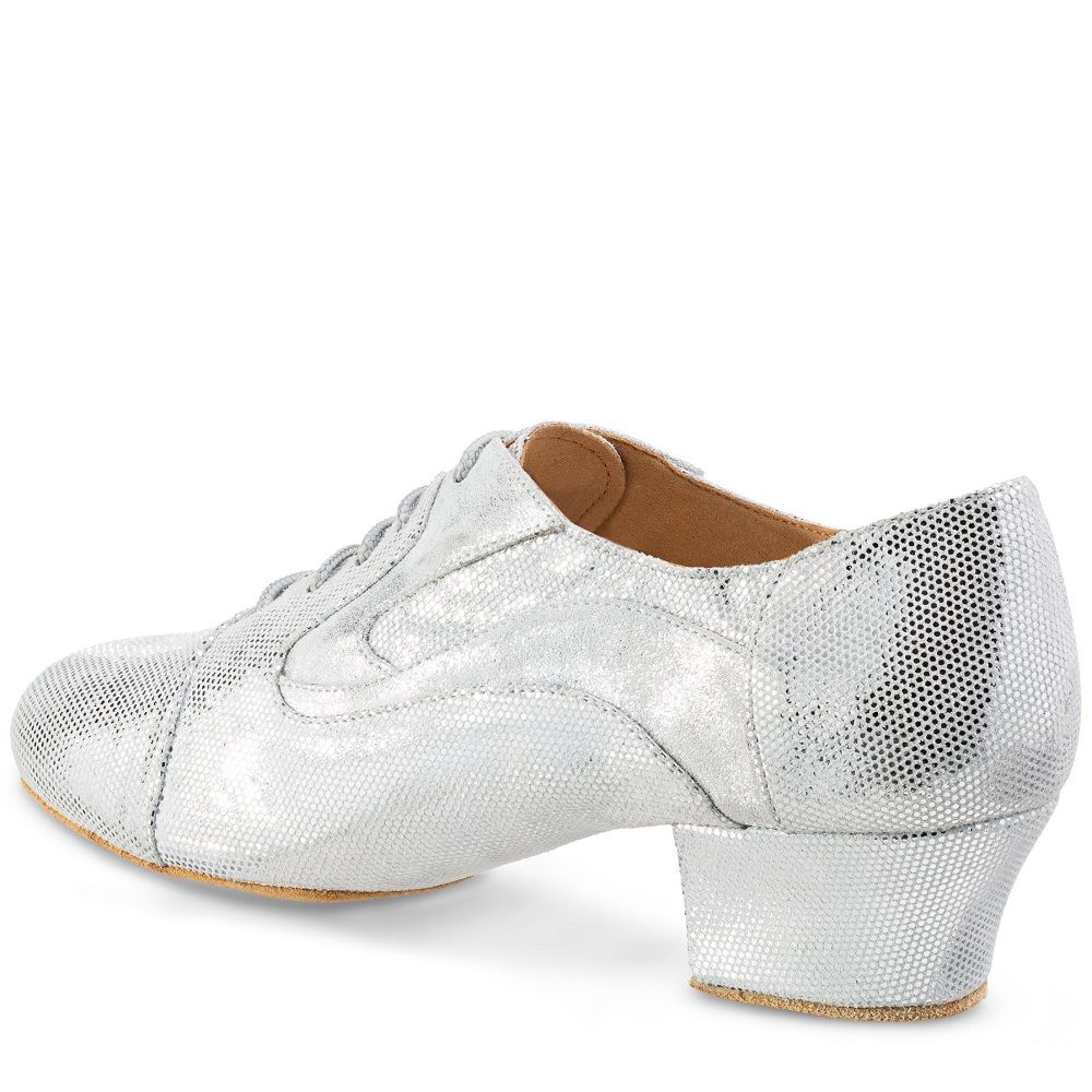 Rummos R607 dance training shoe in lightweight SilverDiva leather, featuring a stylish design and comfortable cushioning.